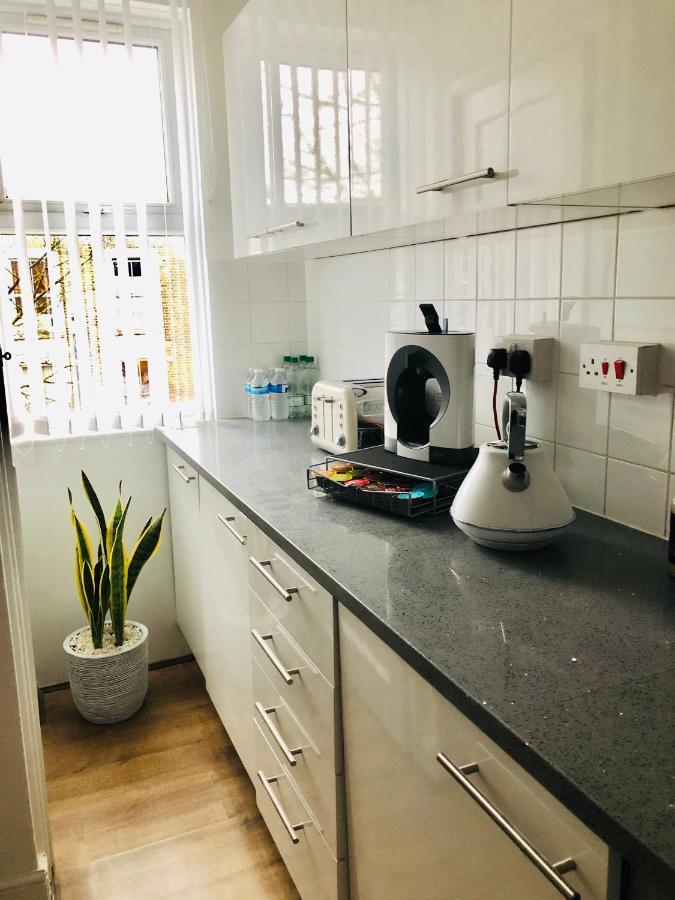 Super location 1min from metro 10min from Camden Londres Exterior foto