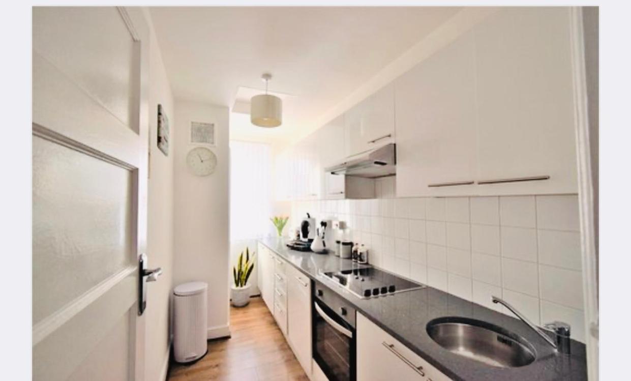 Super location 1min from metro 10min from Camden Londres Exterior foto